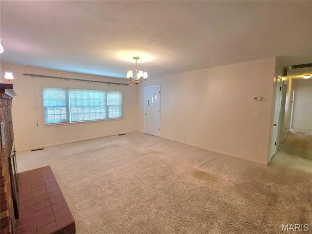 Primary bedroom — 1319 Briarwood Drive Houston Missouri real estate