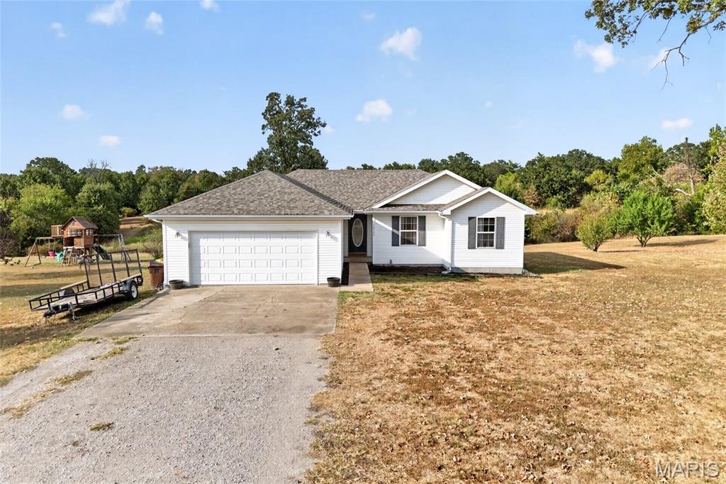 13757 Grouse Lane Lebanon Missouri 3 bedroom 2 bathroom home for sale listed at $259,000