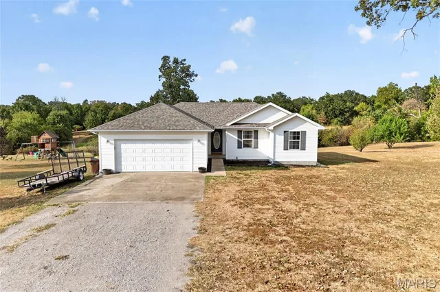 13757 Grouse Lane, Lebanon MO