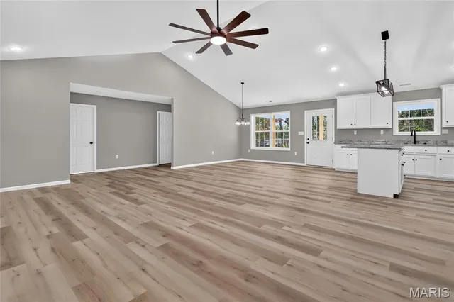 Primary bedroom — 1100 Daytona Drive Lebanon Missouri real estate