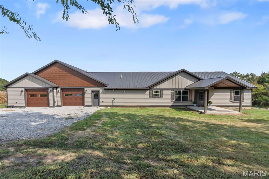 2759 Pcr 910 Perryville Missouri 3 bedroom 2 bathroom home for sale listed at $699,000