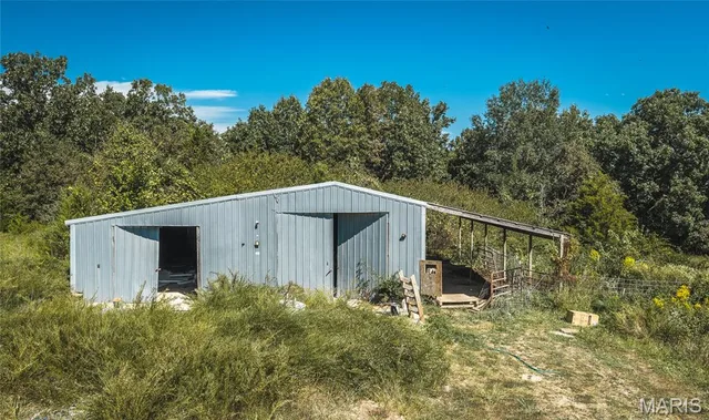 Primary bedroom — 1770 McDade Springs Road Cuba Missouri real estate