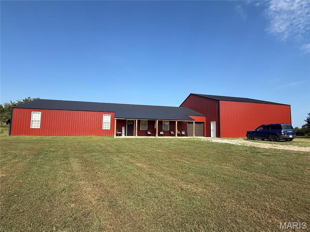 2197 County Road 459 Poplar Bluff Missouri 4 bedroom 2 bathroom home for sale listed at $435,000