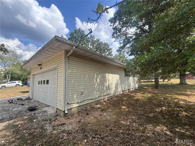Front exterior — 668 Lone Pine Road Houston Missouri real estate
