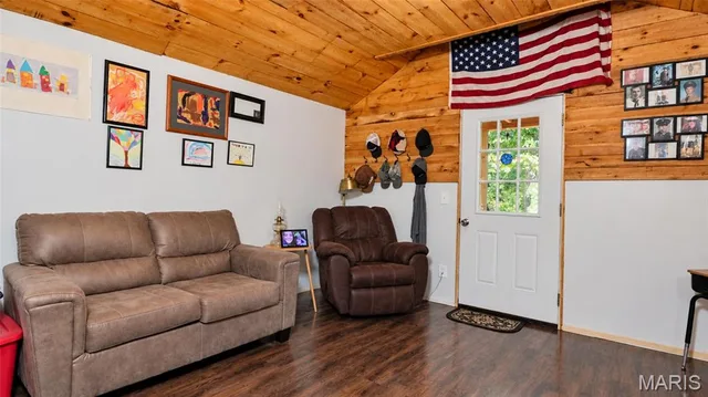 Primary bedroom — 3136 County Road 5170 Salem Missouri real estate