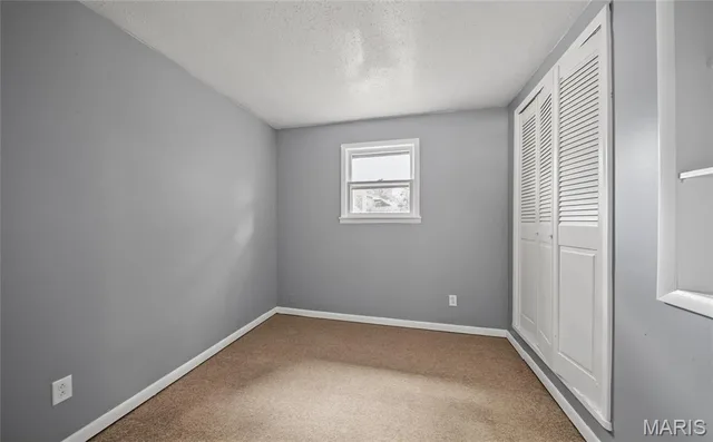 Primary bedroom — 401 Fort Wyman Road Rolla Missouri real estate