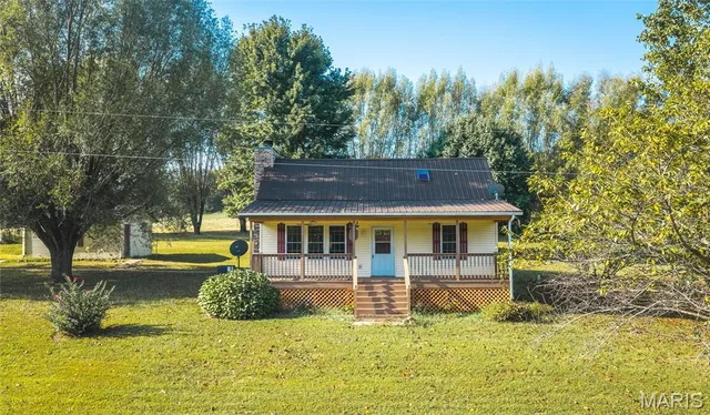 Primary bedroom — 1087 County Road 4050 Salem Missouri real estate