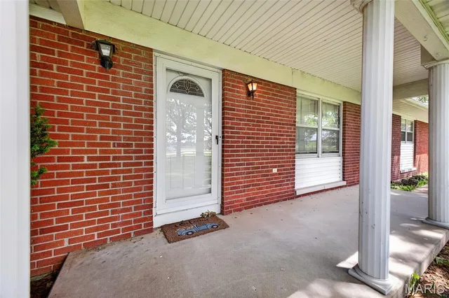 Living room — 122a MM Highway Lebanon Missouri real estate