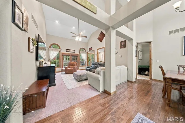 Primary bedroom — 15225 Deer Park Lane St James Missouri real estate