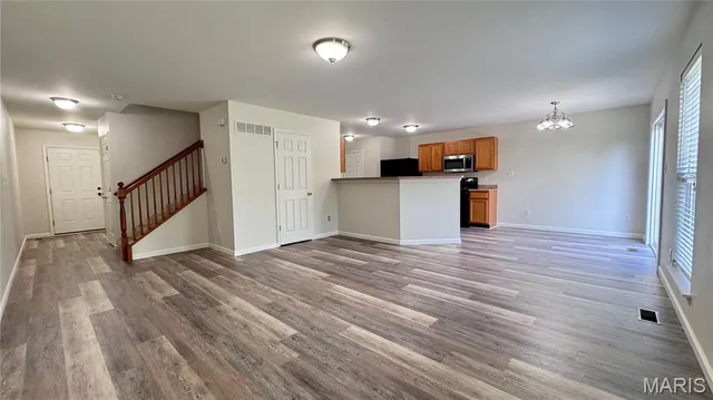 Living room — 722 Wayland Drive O'Fallon Missouri real estate
