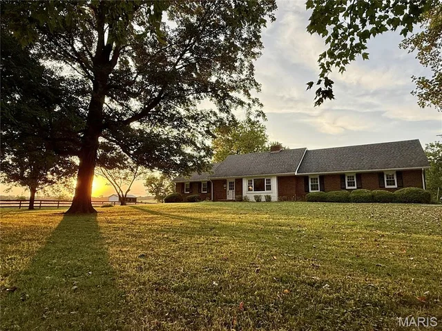 Front exterior — 27976 Highway Ww Clarksville Missouri real estate