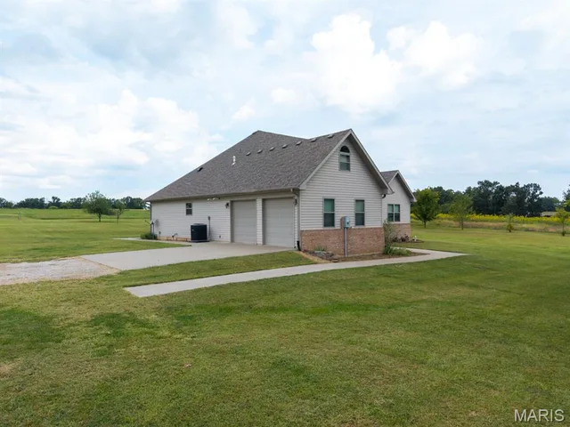 Kitchen — 12201 S Clinkenbeard Road Ashland Missouri real estate