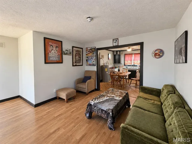 Living room — 212 W Pulaski Street Richland Missouri real estate