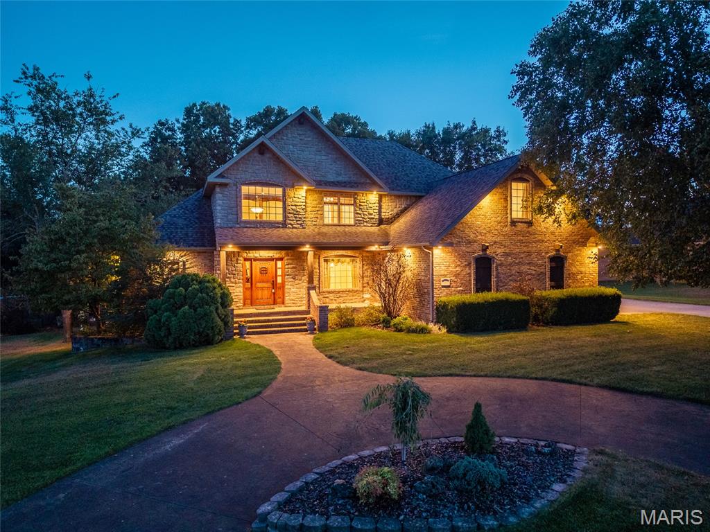 2529 Copperwood Drive Lebanon Missouri 7 bedroom 4 bathroom home for sale listed at $565,000