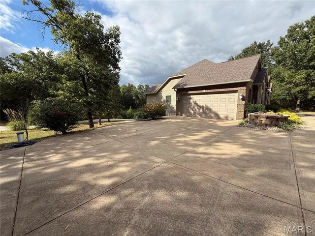Primary bedroom — 415 Big River Circle Bonne Terre Missouri real estate