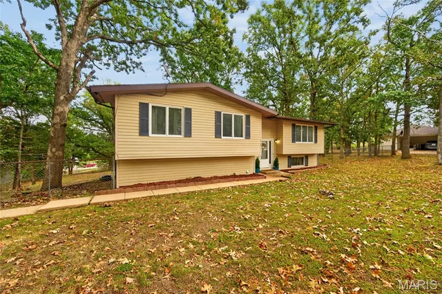 Front exterior — 210 Westwind Drive Waynesville Missouri real estate