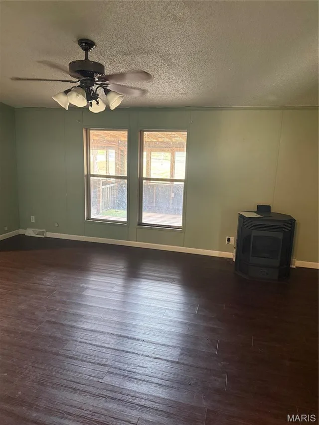 Living room — 17131 Private Drive 8178 Rolla Missouri real estate