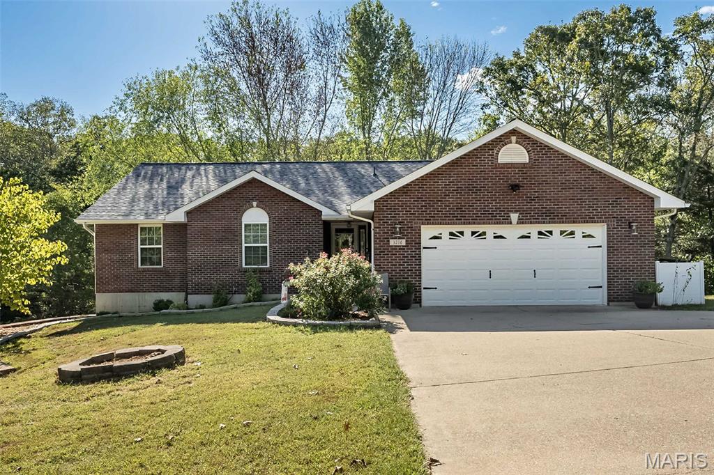 3216 Watson Road Festus Missouri 3 bedroom 3 bathroom home for sale listed at $489,000