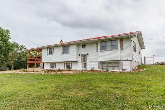 Front exterior — 33020 Hall Rd Richland Missouri real estate