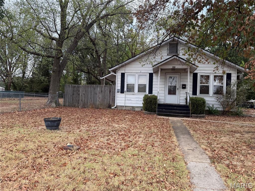445 Laclede Street Lebanon Missouri 2 bedroom 2 bathroom home for sale listed at $94,900