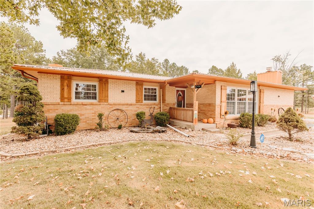 103 Qc Lane Dixon Missouri 3 bedroom 3 bathroom home for sale listed at $335,000