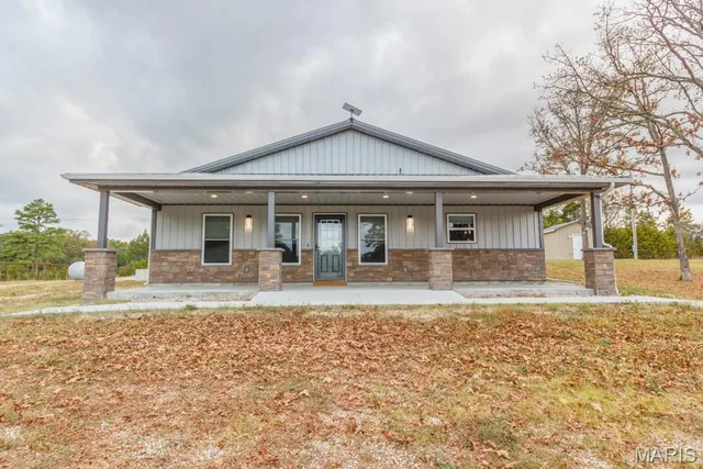 Front exterior — 27551 Steamboat Lane Laquey Missouri real estate