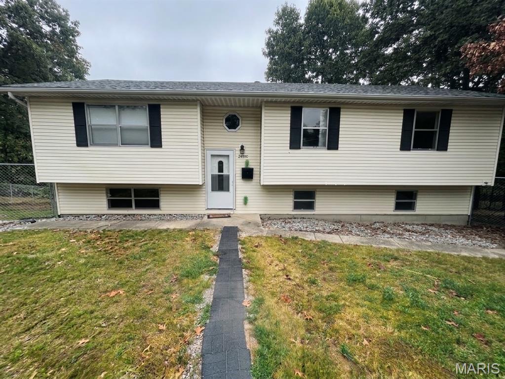 24370 Trolley Lane St Robert Missouri 5 bedroom 3 bathroom home for sale listed at $257,000