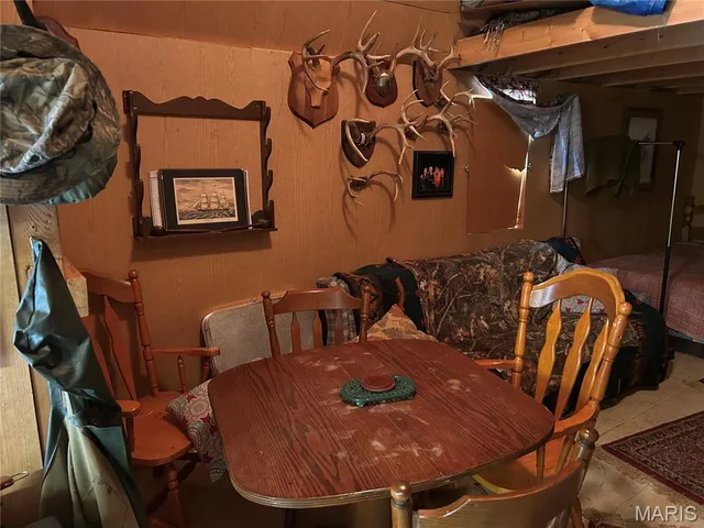 Primary bedroom — 895 Partridge Drive Climax Springs Missouri real estate