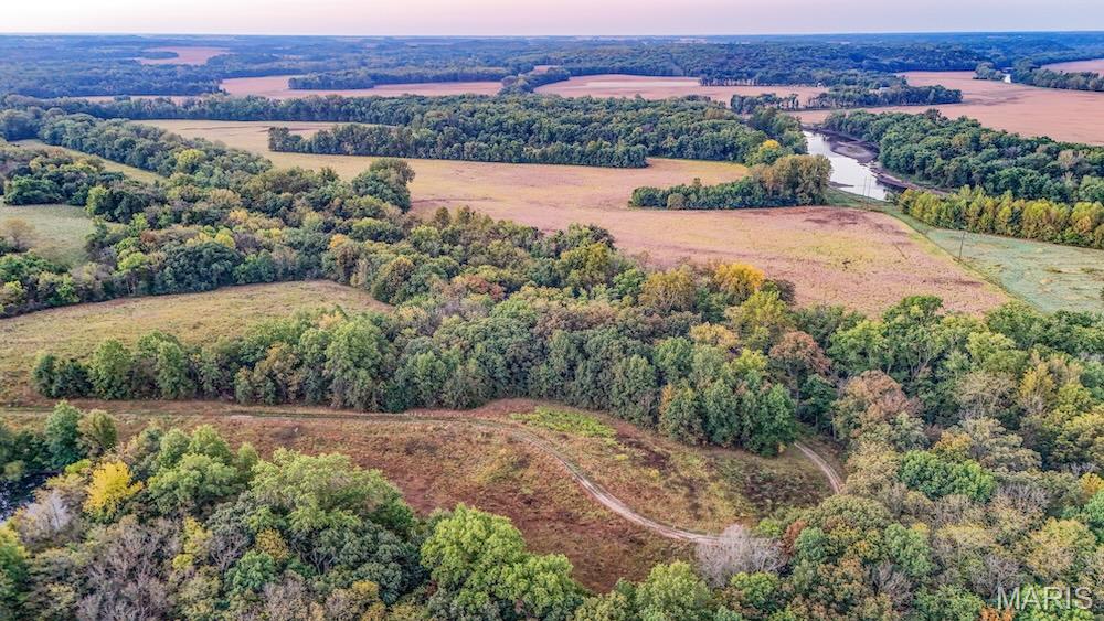 000 Sunny Side Lane New London Missouri home for sale listed at $3,034,500