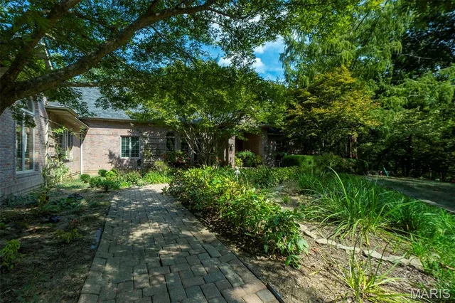 Primary bedroom — 8355 County Rd 621 Cape Girardeau Missouri real estate