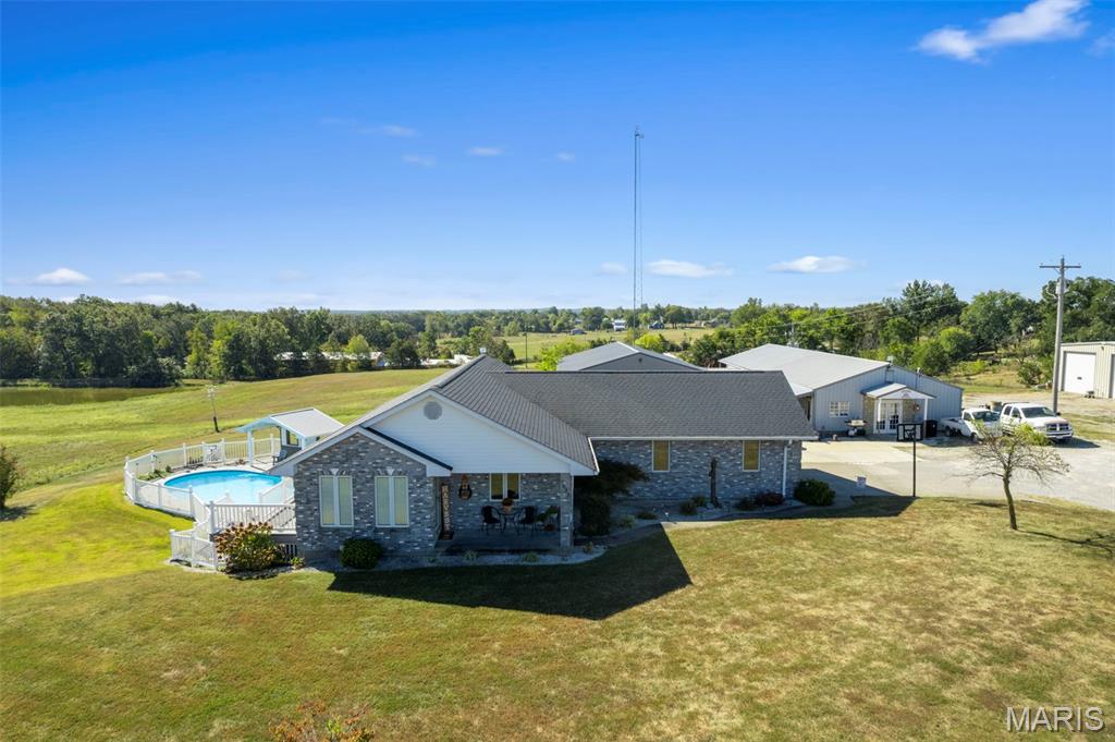 7633 Highway F Perryville Missouri 3 bedroom 3 bathroom home for sale listed at $688,000