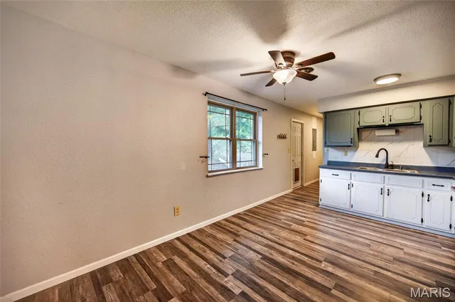 Primary bedroom — 14467 Worth Lane Plato Missouri real estate