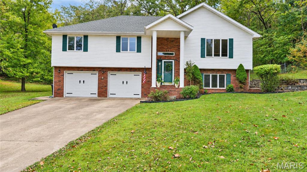 103 Tiger Street Waynesville Missouri 4 bedroom 3 bathroom home for sale listed at $375,000