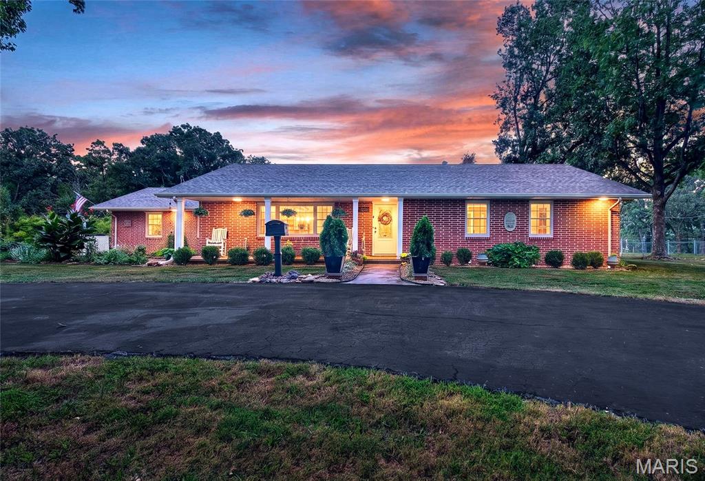 1004 S Jefferson Street St James Missouri 5 bedroom 3 bathroom home for sale listed at $489,999