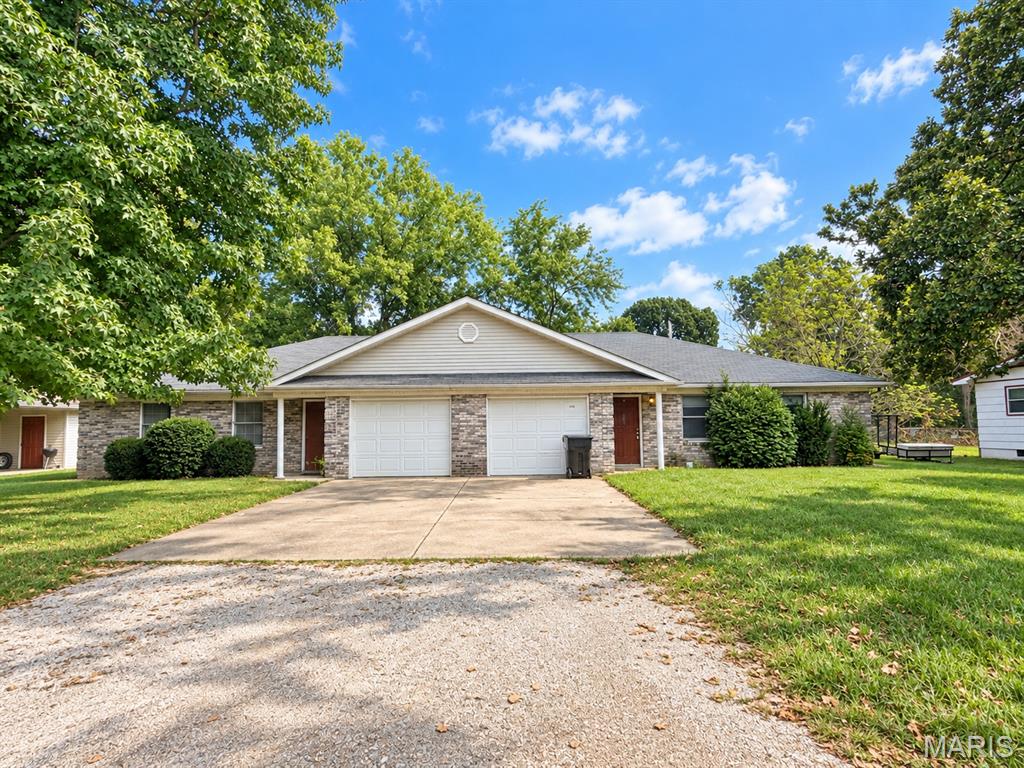 207 E Charles Street St James Missouri home for sale listed at $241,000
