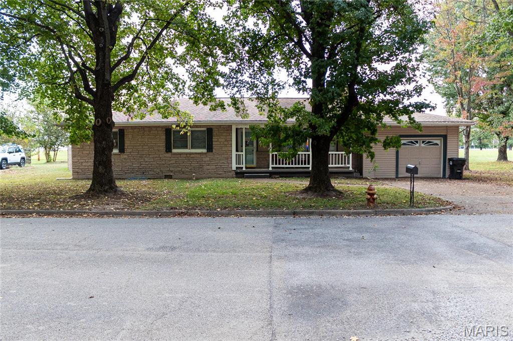 412 N Louise Avenue St James Missouri 4 bedroom 2 bathroom home for sale listed at $240,000