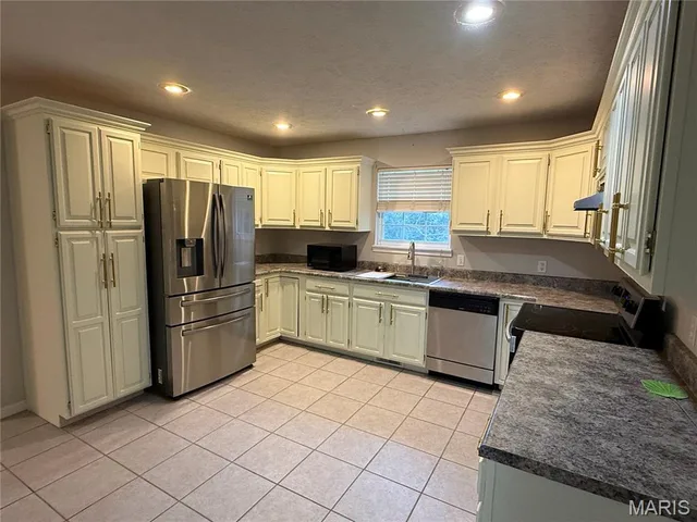 Kitchen — 10780 Austin Lane Plato Missouri real estate
