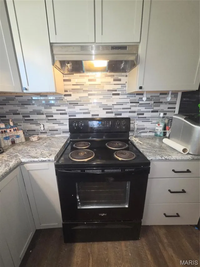 Kitchen — 212 E James Boulevard St James Missouri real estate