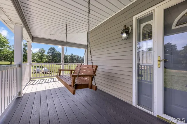 Primary bedroom — 4161 Chapel Hill Spur Sullivan Missouri real estate