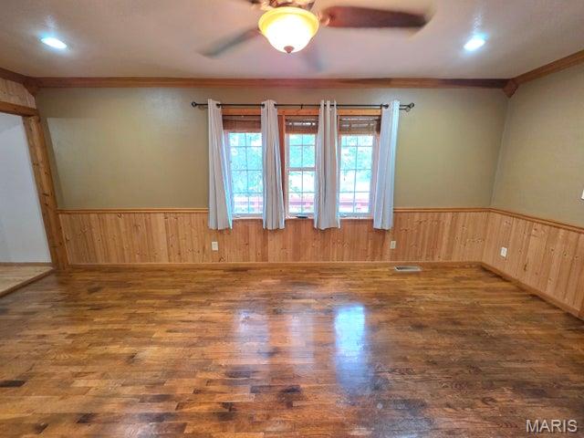Primary bedroom — 418 S 3rd Street Houston Missouri real estate