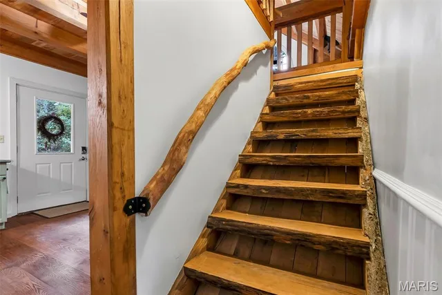 Primary bedroom — 16950 College Creek Road Marthasville Missouri real estate