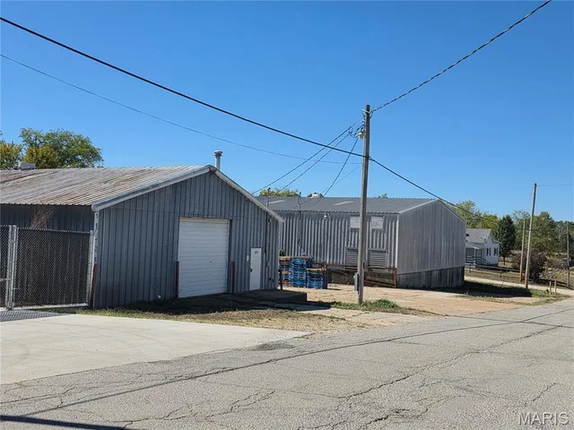 103,105,107 11th Street, Crocker MO