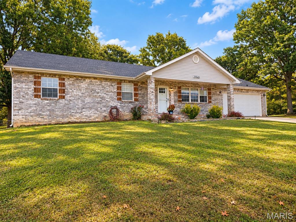 20145 Selby Road Waynesville Missouri 3 bedroom 2 bathroom home for sale listed at $264,000