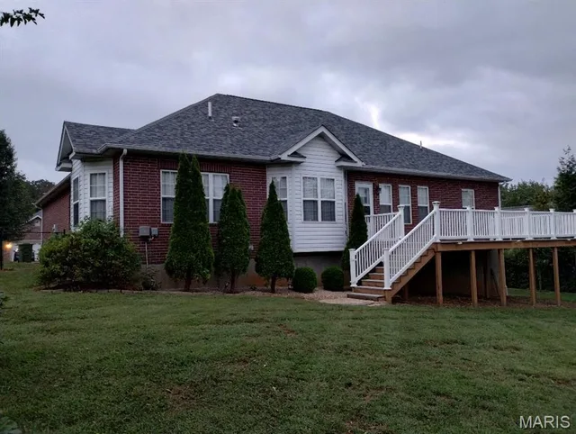 Front exterior — 300 Sooter Lane Rolla Missouri real estate