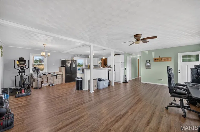 Living room — 26853 Highway O Lebanon Missouri real estate