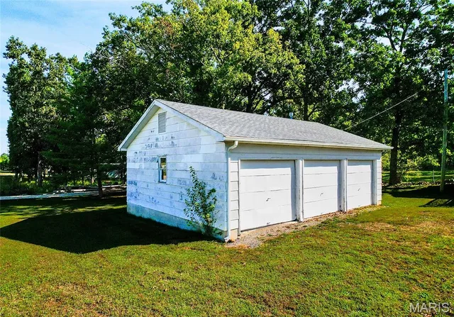 Primary bedroom — 10920 Arlington Road Newburg Missouri real estate