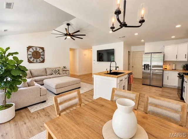 Kitchen — 234 Settlers Pass Waynesville Missouri real estate