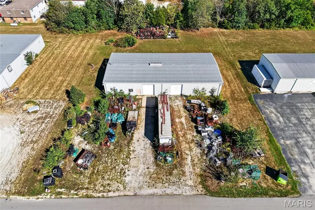 Primary bedroom — 22960 Perimeter Lane Lebanon Missouri real estate