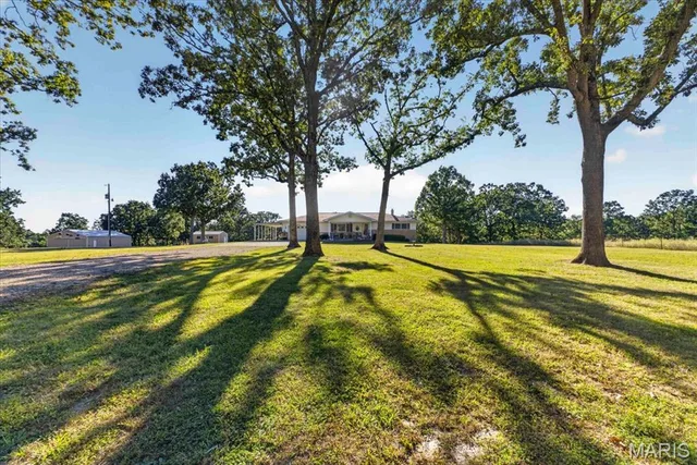 18555 County Road 436, St James MO