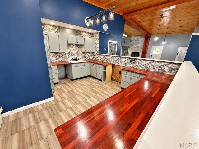 Kitchen — 13515 Locust Street Dexter Missouri real estate